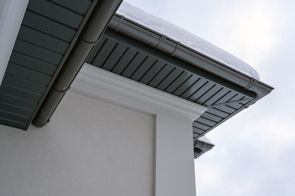 metal soffit and white fascia