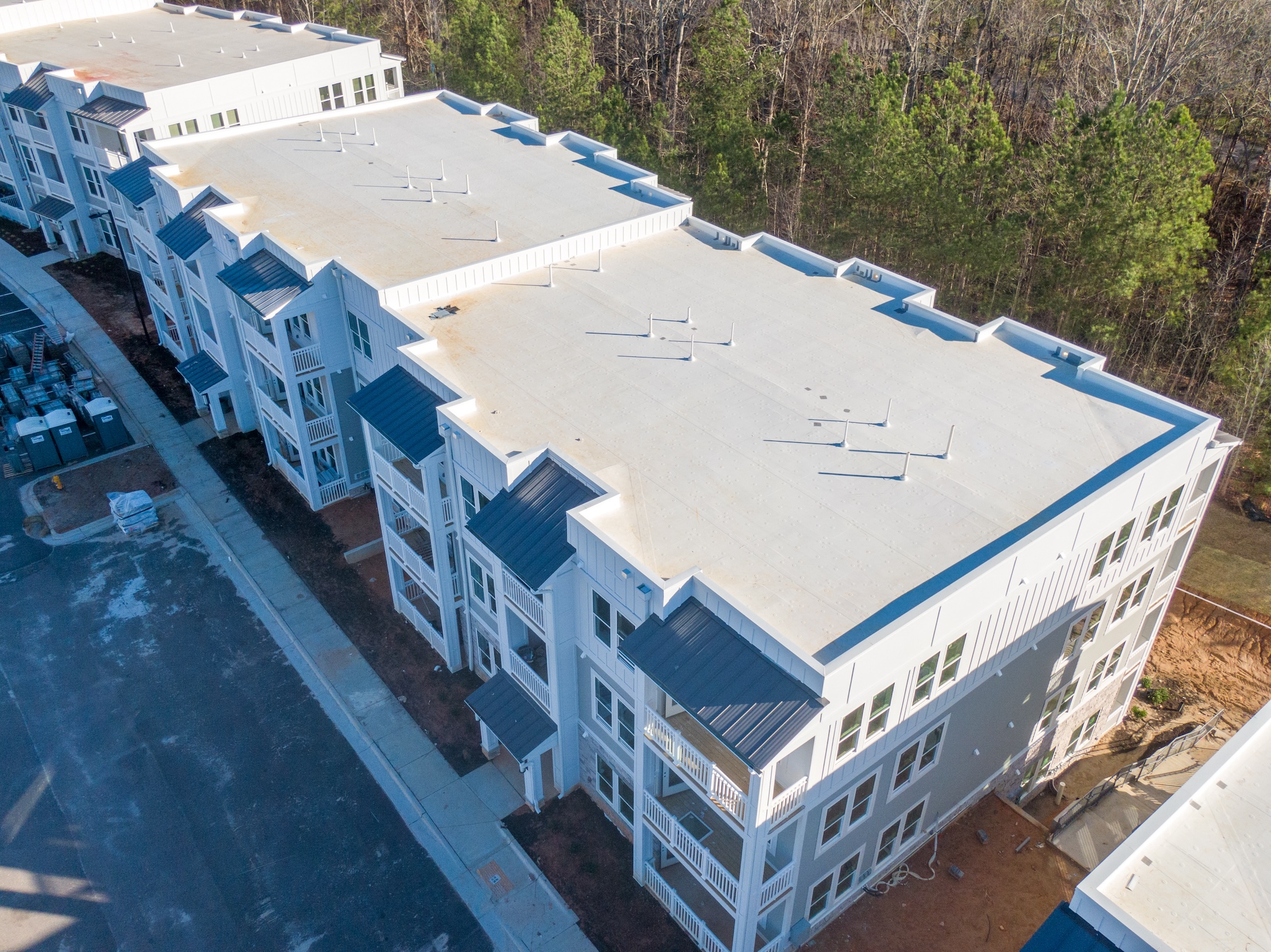 new commercial roofing apartment building