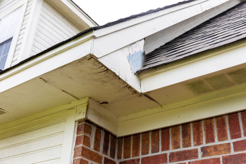 soffit cracked 